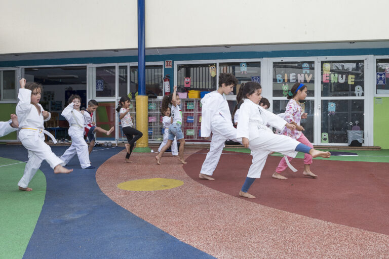 Extra-Scolaires HD-105