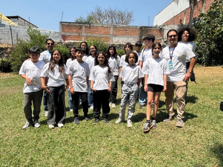Instagram post from escuelamolierelfm. This post is in position 12.
